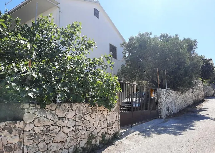 公寓 Ema 特罗吉尔